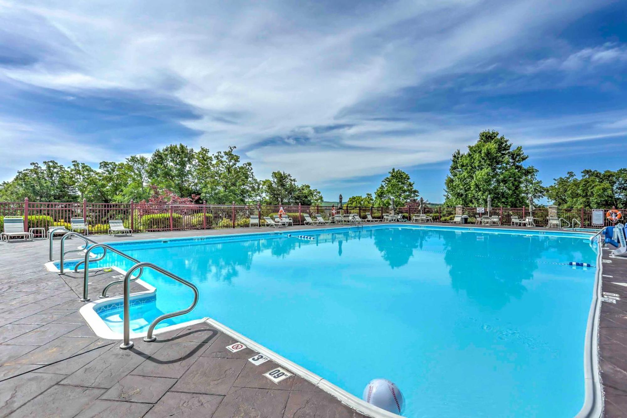 Ground-Floor Branson Condo With Community Perks Екстериор снимка